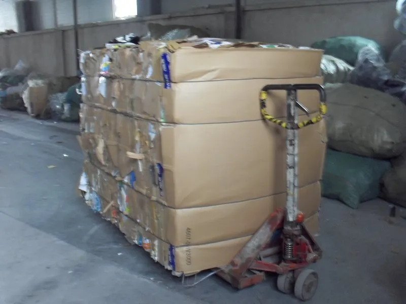 EPA-125 Горизонтальний прес-підбирач паперу